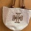 Tory Burch Small Canvas Round Tote กระเป๋าถือหรือสะพายไหล่ วัสดุผ้าcanvas รูปทรงโค้งมน ด้านในโล่ง มี1ช่องซิปและ1ช่องเล็ก น้ำหนักเบา จุของได้เยอะ มาใหม่ล่าสุดไม่ควรพลาดเลยค่า