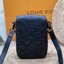 LV S-Lock Vertical wearable wallet / LV Phone bag Black Taurillon Monogram leather Cowhide-leather trim เกรดออริจินอล ใช้ได้ทั้งผู้หญิงผู้ชาย พร้อมส่งที่ไทย ภาพสินค้าถ่ายจากงานขายจริง ใช้งานต่างประเทศได้
