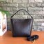 คอลเลคชั่นขายดี มากี่รอบๆ ก็หมดไวทุกรอบ!! TORY BURCH MCGRAW MINI BUCKET BAG กระเป๋าสะพาย และ ถือ คล้องแขน ทรงถัง สะพายได้ 2 ทรง ผลิตจากหนังแท้ หนังลูกวัว หนังนุ่ม หนังหอม น้ำหนักเบามากกก!! หนังลื่น นิ่มสวยมากๆ!! ด้านหน้าประดับโลโก้แบรนด์ ภายในโล่งกว้าง มี