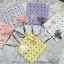 ทรงสุดฮิตจากแบรนด์ David Jones รุ่น Candy color ใบนี้ มาพร้อมกับน้องกระต่าย DV ขนฟู นิ่มๆ สีเข้า set กับกระเป๋าคะ กระเป๋า ทรง Tote ตัวกระเป๋าเย็บติด ด้วยแผ่นอคิลิค ตัดขอบลายวิ้งๆ สุดหรู ดีไซน์เกร๋ จุดเด่นที่ น้ำหนักเบา สามารถ ถือ หรือ สะพายไหล่ได้คะ ใบใหญ