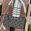 Tory burch T Monogram Jacquard Studio Bag กระเป๋า T Monogram Studio รูปทรงกระทัดรัด มาในสไตล์มินิมอลที่ถูกรังสรรค์อย่างปราณีตด้วยผ้าทอ jacquard เพื่อเฉลิมฉลองโลโก้กราฟฟิก ลวดลายสวยเด่น ดูสะดุดตา ใช้งานได้หลายรูปแบบ การแมทช์กระเป๋าให้เข้ากับการแต่งตัวทุกวั