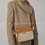 TORY BURCH T MONOGRAM JACQUARD CAMERA BAG ใหม่ล่าสุด ยังไม่เข้าช็อปไทยน้า จัดมาให้สวยเลิศก่อนใคร!! สี hazel ใหม่ หรู ผู้ดีมากๆ กระเป๋าสะพายข้างทรงกล่อง ใช้งานง่าย วัสดุ jacquard woven สลับหนังแท้ มีซิปเปิดปิดด้านหน้า และช่องหลัก ดีไซน์ออกมาให้ดูคลาสสิควิน
