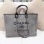 สีใหม่เข้าค้า ~~ รุ่นที่สาวๆรอคอย Chanel tote canvas bag จากงานพรีเมี่ยม VIP GIFT รุ่นดังเลยค้า Size ใหญ่อลัง บอกเลยว่า **งานดีที่สุด ตัวกระเป๋า กระเป๋าผ้าเป็นผ้า canvas เนื้อดีสมราคา สัมผัส นุ่มลื่นมือมากกกก อะไหล่เงินปั้มแบรนด์แท้ทั้งใบ ด้านหน้าปัก logo