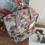Cath Kidston Backpack Bag กระเป๋าเป้ สไตล์วินเทจ ด้านหน้ามี 1 ช่องซิป เปิดปิดด้วยซิป มีช่องหลักโล่งกว้าง และช่องเล็ก ใบนี้จุของได้เนอะ คุ้มค่าเกินราคาค่ะ