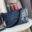 Baobao Issey Miyake Prism Sac ชาวมินิมอลทั้งชายและหญิงต้องถูกใจรุ่นนี้ เพราะ Prism Sac เป็นกระเป๋าแบบ unisex ที่มาพร้อมกับความเรียบง่ายของวัสดุเนื้อแมตต์ แต่ให้ลุคสไตล์เท่แบบคูลๆ โดดเด่นด้วยดีไซน์ที่ออกแบบมาให้ใช้งานที่ง่าย ตอบโจทย์ทุกสถานการณ์ฝาพับแบบเปิ