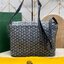 GOYARD Capetien MM Messenger Bag กระเป๋าแมสเซ็นเจอร์ใบใหญ่ ที่สุดของความหรู ตอบโจทย์การใช้งานจุของได้เยอะ เอกสาร แทปเล็ต พร้อมสายสะพาย ใช้งานง่าย ใบจริงสวยงามตามรูปค่ะ