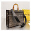 FENDI Sunshine Medium Shopper Tote / FENDI Shopping Shoulder Bag กระเป๋าสะพายทรง shopping ใบใหญ่จุใจ!! ลายกราฟฟิกมาใหม่ดีไซน์คลาสสิควินเทจ สวยหรู ภายในโล่งกว้างมากๆ ใส่ของจุสุดๆ