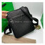 BOTTEGA Messenger Bag กระเป๋าสะพายเมสเซนเจอร์ ดีไซส์สานเป็นเอกลักษณ์ everyday look เอาใจหนุ่มๆ สวยเท่คลาสสิก เกรดออริ 1:1 ใช้งานต่างประเทศได้