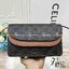 CELINE WALLET ON STRAP / CELINE TRIOMPHE CLUTCH กระเป๋าสะพายข้างใบเล็กสวยคลาสสิค สวยตะโกน งานเป๊ะปัง มีสายสะพายหนังสีน้ำตาล ถอดสายออกเพื่อเป็นกระเป๋าถือทรงคลัชท์เปลี่ยนลุคช์ ลวดลายtriomphe ความเป็นแบรนด์ CELINE ได้อย่างชัดเจน ให้ความรู้สึกที่ดูวินเทจ ที่ส