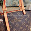 VIP 】LV Louis Vuitton mini tote bag กระเป๋าสะพายลายโมโนแกรม ทรง tote สุดฮิต มาพร้อมสายยาว2เส้น เอาใจสายคุณหนู ไซส์กำลังสวย น่ารักน่าใช้มากๆ ฟังก์ชั่นการใช้งานสะดวกที่สุด สวยละมุน ภายในกระเป๋าเป็นช่องโล่ง ใส่ของสำคัญได้ครบครันไม่ต้องห่วง!! จะสะพายข้างชิลๆ 