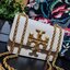 TORY BURCH ELEANOR SMALL CONVERTIBLE SHOULDER BAG ฮอตไอเท็ม รุ่นนี้ขายดีขายหมด สวยหรู คุณหนู ผู้ดี!! หายากมากแล้วน้า กระเป๋าสะพายข้าง ดีไซน์อยู่ทรง ขนาดกำลังสะดวกใช้สำหรับสาว วัสดุหนังแท้เต็มใบ สีทูโทน เปิด-ปิดด้วยแถบแม่เหล็ก ภายในแบ่งสัดส่วนได้เป็นอย่างด
