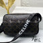 CELINE Medium Messenger bag in Triomphe Canvas / Celine Camera Bag กระเป๋าทรงครอสบอดี้ ใช้ได้ทั้งชายหญิง ขนาดกลางกำลังดี น้ำหนักเบา รูปทรงใช้งานง่าย ภาพสินค้าถ่ายจากงานขายจริง ใช้งานต่างประเทศได้