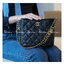 Chanel 22s small hobo bag black caviar / CHANEL VIP GIFT CAVIER BAG กระเป๋าทรงสะพายข้าง ที่กำลังมาแรงมาในตอนนี้ ตัวกระเป๋าเป็นหนังลายคาเวียร์สวยหรูมาก อะไหล่ทองวินเทจทั้งใบ ด้านหน้าประดับโลโก้แบรนด์ เปิดปิดด้วยตัวหมุนล้อค ด้านในใส่กระเป๋าสตางค์ได้ถึงใบยาว