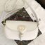 DIOR BOBBY EAST-WEST BAG (GWP) พรีเมี่ยมกิ้ฟ Limited Edition กระเป๋าสะพายขนาดกระทัดรัด น่ารักมากมาย วัสดุหนังแท้ (Calfskin) อะไหล่ทอง ตกแต่งด้านหน้ากระเป๋าแบบหัวเข็มขัด ประดับโลโก้ CD ด้านหลังสกรีนตัวอักษร "30 MONTAIGNE" มีช่องสำหรับเก็บของหนึ่ง