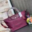 Longchamp Le Pliage Neo Size S มาพบกับกระเป๋ารุ่นยอดนิยม ที่สาวๆ ต้องมีไว้เก็บไว้สักใบ กระเป๋าโท้ทใบนี้ มาพร้อมกับสีที่มีสไตล์เรียบง่าย มีสายสะพายยาวช่วยให้คุณสามารถสะพายไหล่ได้อย่างสบาย ในขณะที่ที่ปิดแบบซิปช่วยให้คุณมั่นใจได้ว่าของด้านในมีความปลอดภัย Le 