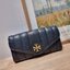 TORY BURCH KIRA CHEVRON POUCH KEY FOB / Tory wallet bag กระเป๋าสตางค์ใบยาวรุ่นใหม่ คอลเลคชั่น 2023 หรูหราทุกสี ดีไซน์คงความคลาสสิค ขนาดกำลังดี สัมผัสดีมาก
