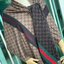 Gucci Classic Print Scarf แบรนด์ดังจากประเทศอิตาลี ด้วยงานพรีเมี่ยมกิ้ฟ ส่งมอบความรู้สึกดีๆให้กับคนที่คุณรัก ในรูปแบบผ้าพันคอและผ้าคลุมไหล่ผืนใหญ่สีสันไม่ฉูดฉาด เหมาะกับชุดที่เป็นทางการหรือลำลองก็ได้ เป็นผ้าที่ให้ความอบอุ่น ถักทอด้วยผ้าcashmere ผ้าเนื้อดี