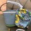 Tory Burch Robinson mini bucket bag กระเป๋าถือและสะพาย Crossbody ทรงถังสวยสุดฮิต เป็นรูปทรงใหม่ มาแรงที่สุดในตอนนี้!! ประดับโลโก้ด้านหน้า สวยโดดเด่นไม่เหมือนใคร วัสดุหนังวัวแท้ หนังสวย น้ำหนักเบา ตั้งอยู่ทรง ด้านในมีกระเป๋าผ้าลายแบรนด์ สามารถถอดออกได้ ภาย