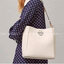 ของแท้ 💯% Tory Burch Mcgraw Hobo Bag TORY BURCH MCGRAW HOBO BAG รุ่น 51063 กระเป๋าสะพายไหล่ สะพายได้ 2 ทรง ทรงสวยไม่ตกเทรน ผลิตจากหนังแท้ หนังลูกวัว หนังนุ่ม หนังหอม น้ำหนักเบามากกก!! นิ่มสวยมากๆ