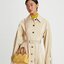 Tory Burch T-Monogram Mini Embossed Wine Bucket Bag / Tory Burch Mini Bucket กระเป๋าถือหรือสะพายไหล่ ทรงหมอนขนาดเล็ก ประดับด้วยลวดลายอันเป็นสัญลักษณ์ของแบรนด์ ถูกประดิษขึ้นด้วยความพิถีพิถันวัสดุหนังอย่างดี ด้านในบุด้วยหนังไมโครซูแอคเนื้อนุ่มทำความสะอาดง่า