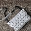 Baobao Issey Miyake Prism Sac ชาวมินิมอลทั้งชายและหญิงต้องถูกใจรุ่นนี้ เพราะ Prism Sac เป็นกระเป๋าแบบ unisex ที่มาพร้อมกับความเรียบง่ายของวัสดุเนื้อแมตต์ แต่ให้ลุคสไตล์เท่แบบคูลๆ โดดเด่นด้วยดีไซน์ที่ออกแบบมาให้ใช้งานที่ง่าย ตอบโจทย์ทุกสถานการณ์ฝาพับแบบเปิ
