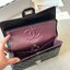 CHANEL 2.55 Handbag Aged Leather & Gold-Tone กระเป๋าสะพายหนังย่น แฝงความหรูในตัวตามเอกลักษณ์แบรนด์ สีดำ อะไหล่เงิน / ทอง