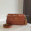 GUESS COLDELIA LOGO FLAP BAG กระเป๋าสะพายไหล่ หนังสวยหรู พิมพ์ลาย อะไหล่ทอง เปิดปิดด้วยกระดุมแม่เหล็ก มีช่องเล็กด้านหน้าหนึ่งช่อง ด้านในใส่กระเป๋าสตางค์ยาว มือถือได้ทุกรุ่น พร้อมช่องซิปแยกให้ มาพร้อมสายสะพายไหล่ปรับและถอดได้ ไอเท็มล่าสุดใบนี้ต้องมีนะคะ