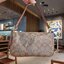 COACH F58321 TOP HANDLE POUCH อีกรุ่นฆ่าไม่ตาย!! 😎 ขายดีขายหมด ขายรวยขายปังๆ!! กระเป๋าพอชจากโค้ช ทรงใช้งานง่าย สะดวก กะทัดรัด วัสดุหนังแคนวาสเคลือบคุณภาพดี มาพร้อมสายคล้องในตัว และสายสะพาย crossbody ปรับเปลี่ยนได้ตามสไตล์ อีกหนึ่งไอเท็มที่สาวๆต้อง