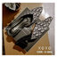 Dior Mid Heel รองเท้าส้นกลาง 2.5" กำลังใส่สบายหน้าทรงวี รุ่นนี้ใส่แล้วขาดูเรียวยาวมีมิติ วัสดุผ้าลายแบรนด์ น้ำหนักเบา สวย เก๋