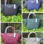 Longchamp Le Pliage Neo Size S มาพบกับกระเป๋ารุ่นยอดนิยม ที่สาวๆ ต้องมีไว้เก็บไว้สักใบ กระเป๋าโท้ทใบนี้ มาพร้อมกับสีที่มีสไตล์เรียบง่าย มีสายสะพายยาวช่วยให้คุณสามารถสะพายไหล่ได้อย่างสบาย ในขณะที่ที่ปิดแบบซิปช่วยให้คุณมั่นใจได้ว่าของด้านในมีความปลอดภัย Le 
