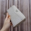 GUESS FACTORY WOMEN'S WALLET กระเป๋าสตางค์ใบยาว ดีไซน์สวยหรู วัสดุหนังนิ่ม ปั๊มลายแบรนด์คมชัด ประดับโลโก้แบรนด์สวย เปิดปิดด้วยซิปบน ภายในมีทั้ง ช่องใส่ธนบัตร แบงก์พัน และช่องใส่บัตรหลายช่องแยกเป็นสัดส่วน ภาพถ่ายจากสินค้าจริงสวยน่าใช้ค่ะ สาวๆที่กำลังห