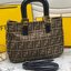 FENDI TOTE BAG 30cm กระเป๋าถือ/สะพายไหล่ ทรงสวย หรู ดูแพงเกินเบอร์!! ⭐️⭐️ วัสดุผ้าท็อปแคนวาสลายแบรนด์เต็มใบ ภายในโล่งกว้าง มาพร้อมหูจับในตัวและสายสะพายไหล่ ใช้งานได้ 2IN1 ✔️👍 ใบนี้จุของได้เยอะมากๆเลยน้า เหมาะกับสาวๆที่สัมภาระเยอะ หรือใช้สะพ
