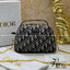 DIOR 30 MONTAIGNE D-COSY MINI BAG | Blue Oblique Jacquard / Dior vanity พลาดไม่ได้เลยกับคอลสุดหรู ดีไซน์ใหม่ 2023 รูปทรงคลาสสิค พร้อมหูจับในตัว สะดวกใช้งาน สะพายข้างเป็นโซ่เดี่ยว กระเป๋าสะพายเอนกประสงค์ ที่สามารถใช้สะพายได้ทุกวันอย่างคล่องตัว