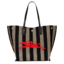 Longchamp Essential Stripes shoulder bag อีกหนึ่งคอลเลคชั่นสำหรับใครที่ต้องการกระเป๋าแบบใช้งานได้ในหลาย ๆ โอกาส การเลือกกระเป๋าขนาดเล็กย่อมไม่สะดวกและไม่ครอบคลุมต่อการใช้สอยอย่างแน่นอน Longchamp รุ่นนี้สามารถตอบโจทย์ ในการใช้งานที่หลากหลายขึ้น เพราะบางครั