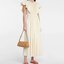 TORY BURCH MCGRAW WEDGE กระเป๋าสะพายไหล่ ทรงสวยไม่ซ้ำ ไม่เกร่อ!! สะดวกใช้งาน ดีไซน์เรียบแต่แฝงความหรู และคลาสสิคในตัว วัสดุหนังลูกวัว สัมผัสดี สวยคม เปิด-ปิดด้วยซิป ภายในเป็นช่องโล่ง มีช่องย่อยเก็บบัตร มาพร้อมสายสะพายในตัว ปรับได้อีกเล็กน้อย ไอเท็มนี้เหมา