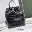 Chanel 22 backpack (small) กระเป๋าสะพายหลัง หนังเคลือบเงาและโลหะสีทองต่อยอดจากรุ่น ss22 ที่ ฮอตข้ามปีเพิ่มขนาดและหูถือยิ่งดูดีไปมากค่ะ