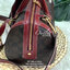 COACH ZOE BARREL SATCHEL IN SIGNATURE BAG กระเป๋าถือ/สะพายข้าง วัสดุหนังแกะแท้อย่างดี ลาย C ทั้งใบ ด้านหน้าห้อยอะไหล่กุญแจแบรนด์+พวงหนังแบรนด์ เพิ่มความหรู เปิดปิดกระเป๋าแบบซิปคู่ ภายในกว้างใส่ของได้จุ มีช่องโล่งใส่ของจุกจิกให้ ซับในบุผ้ากึ่งกำมะหยี่อย่าง
