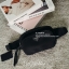 กระเป๋าคาดอก จากงานพรีเมี่ยมกิ้ฟท์แบรนด์ PRADA วัสดุทำจากผ้า NYLON อย่างหน้า อยู่ทรงสวยเลยคะ ขนาดกะทัดรัด ใส่มือถือ บัตรเครดิต ได้เหลือๆ ด้านหน้ามีช่องซิปแยกให้คะ ด้านในบุผ้าลายแบรนด์อย่างดี มีป้ายโลหะแบรนด์ พร้อมช่องใส่ของแยกอีกด้วยคะ อะไหล่เงินทั้งใบ รุ