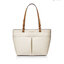 MICHAEL KORS TOTE BAG กระเป๋าสะพายไหล่ทรง Tote ใบใหญ่กำลังดีหนัง Saffiano สวยหรูอยู่ทรง ด้านหน้าประดับโลโก้สีทองสวย และมีช่องใส่2 ช่อง พร้อมอะไหล่ห้อยแบรนด์ ภายในมี 2 ช่องหลัก 1 ช่องซิปกลาง และช่องเล็ก ใส่ของจุกจิก กว้างและจุ ใส่ ipad เอกสาร A4 กระเป๋าสตา