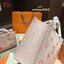 พร้อมส่ง 2 ไซส์ 2 สี โทนพาสเทล 💖💖 LV OnTheGo Leather Handbag / LV Tote Crossbody Bag กระเป๋าทรงโท้ทเวอร์ชั่นดั้งเดิม งานหนังเต็มใบ โทนสีพาสเทลละมุน ปั้มโลโก้ไล่สีเป็นเอกลักษณ์
