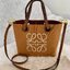 Loewe Anagram leather canvas tote bag / Loewe Tote Bag กระเป๋าโท้ทน้องใหม่ วัสดุทำจากหนังแคนวาส ใช้งานทนทาน ออกแบบมีสายสะพายไหล่และหูหิ้ว เรียกว่าใช้งานได้แบบ 2 in1 งานสวยล้ำ ไม่ซ้ำใคร ปักโลโก้ Anagram ที่ด้านหน้า เปิด-ปิดด้านบนด้วยเชือกผูก ด้านในมีช่องสำ