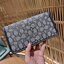 COACH C3824 FOLDOVER CROSSBODY CLUTCH IN SIGNATURE JACQUARD คลัทช์เก๋ๆที่สาวๆตามหา 2IN1 ไปอีกหนึ่ง!! กระเป๋าสะพายทรงคลัชท์ ใช้งานได้ถึง 2 แบบ จะพกเดี่ยวๆแทนกระเป๋าสตางค์ หรือคล้องสายสะพายข้าง สะพายชิคๆคูลๆ ก็ได้อีก มันดีงามมากทุกสี เพราะความละมุนของผ้า ja