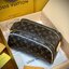 LV Dopp Kit Toilet Pouch / LV Clutch Bag กระเป๋าถือทรงพอชหรือคลัช แบบคลาสสิกสวยงามเป็นเอกลักษณ์ มีหูหิ้วพกพาสะดวก