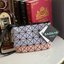 Baobao Issey Miyake Prism Kangaroo crossbody bag กระเป๋าสะพาย Crossbody รูปทรงสี่เหลี่ยมผืนผ้า ไซส์กำลังพอดี เห็นแบบนี้บอกเลยว่าใส่ของสำคัญได้แบบครบถ้วน ไม่ว่าจะเป็นโทรศัพท์ กระเป๋าตังค์ หรือพาวเวอร์แบงค์ จัดเป็นอีกหนึ่งรุ่นที่น่ารัก สายสะพายปรับได้ตามควา