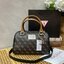 Guess Handbag with Small Shoulder Strap Tyren SG796605 New collection!! Guess ทรงหมอน ขนาดเล็ก ลายซิกเนเจอร์แบรนด์ ทรงหมอนยอดฮิต มีให้เลือก 5 สี สีสวยคลาสสิก เข้ากับง่ายกับทุกชุด ปิด/เปิด ด้วยซิป ภายในโล่งกว้าง แยกเป็นสัดส่วนใช้งาน ซับในตราแบรนด์ ใส่กระเป