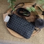 เอาใจสาวๆ ที่ต้องการหากระเป๋าสะพายข้างใบเล็กๆเบาๆ สะพาย cross body สวย สะพายจบในใบเดียว แนะนำใบนี้เลยค่า ตัวกระเป๋าสีดำ อะไหล่ดำ เรียบหรูมากคะ จากแบรนด์ David Jones ตัวกระเป๋าสะพาย ปรับเก็บสายถือเป็น clutch bag ได้คะ มีสายคล้องข้อมือ ขนาดกะทัดรัด พร้อมช่อ