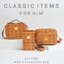 M.C.M KLASSIK CROSSBODY BOX BAG ไอเท็มขวัญใจเซเลปอีกหนึ่ง!! กระเป๋าสะพายครอสบอดี้ดีไซน์ทรงกล่อง ด้วยรูปลักษณ์ที่มีสไตล์ สามารถใช้กับลุคแคชชวล หรือลุคไหนๆก็ทำให้ดูโดดเด่นขึ้นมาได้ วัสดุหนังแคนวาสคุณภาพดี เปิด-ปิดด้วยซิป มีช่องหลัก 2 ช่อง มาพร้อมสายสะ