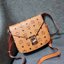 M.C.M PATRICIA SHOULDER BAG IN VISETOS กระเป๋าสะพายไหล่/ข้าง ดีไซน์ได้อย่างมีสไตล์ ดูมีสเน่ห์ด้วยทรงกระเป๋าที่โค้งบริเวณฐาน ให้ความรู้สึกนุ่มนวลมากขึ้น ใบนี้แมทช์ได้กับทุกลุค เท่ๆ casual หรูหรา หวานๆ ก็ทำให้โดดเด่นได้ด้วยไอเท็มนี้ วัสดุหนังแคนวาสคุณภาพดี 