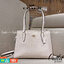 COACH C4075 TATUM CARRYALL IN SIGNATURE CANVAS คอลเลคชั่นใหม่ล่าสุด จัดมาให้ได้สวยก่อนใคร สวยหรูทุกสี!! ลุคผู้ดีต้องมาอีกหนึ่ง กระเป๋าสะพายทรงสวย ที่มาพร้อมสายสะพายไหล่ในตัว และสายครอสบอดี้สำหรับสะพายข้าง วัสดุหนัง crossgrain สวยคมมากๆ ตัวกระเป๋าถูกแบ่งเป