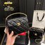CHANEL flap bag on chain กระเป๋าสะพายสุดหรู สวยดูแพง รูปทรงคลาสสิค พร้อมหูจับร้อยโซ่สีทองขับผิวขนาดกำลังพอเหมาะ สะดวกต่อการพกพา หนังอย่างดีผิวสัมผัสดี